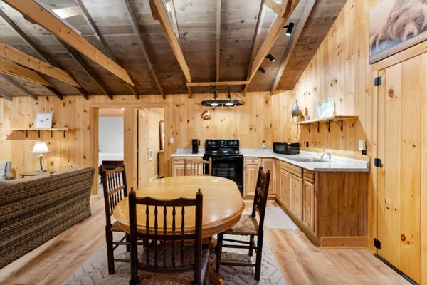 $520,000 | 43-45 Elm Street, Bristol, NH 03222