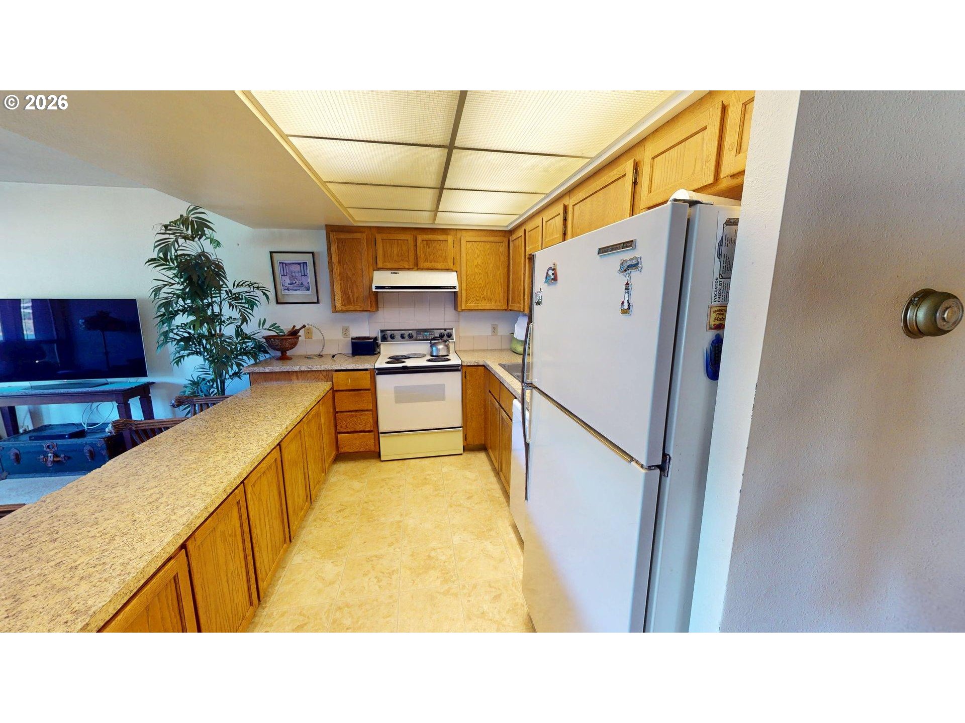 94304 Wedderburn Loop, Unit 414 Gold Beach, OR 97444 - Photo 6 of 19 Kitchen