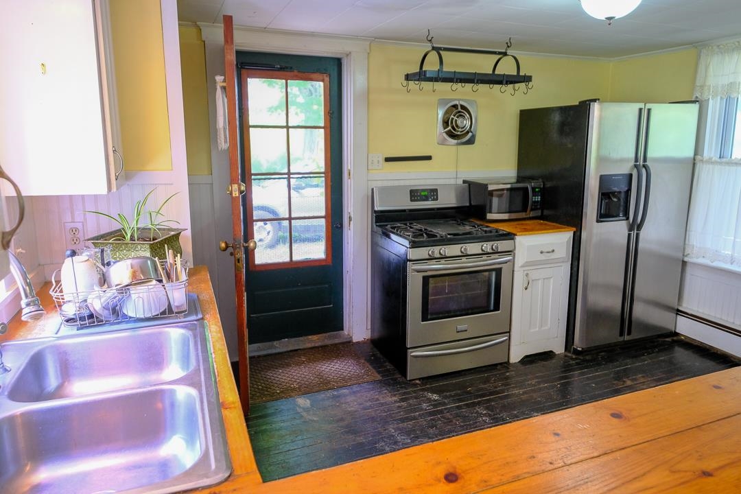 4281 Sugar Hill Road Wallingford, VT 05742 - Photo 3 of 40