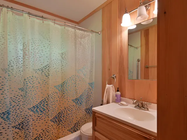 $485,000 | 70 Island Retreat Road, Swans Island, ME 04685