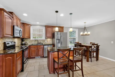 $349,900 | 272 North Wessington Place, Hendersonville, TN 37075