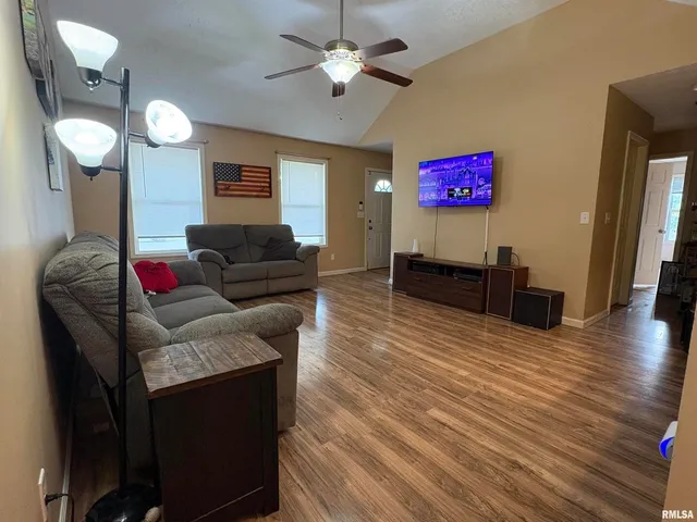 $176,000 | 5626 Silver Fox Drive, Carterville, IL 62918