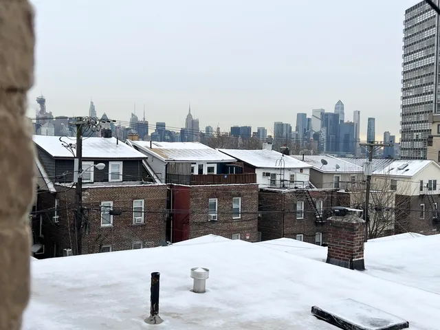 a picture of city view