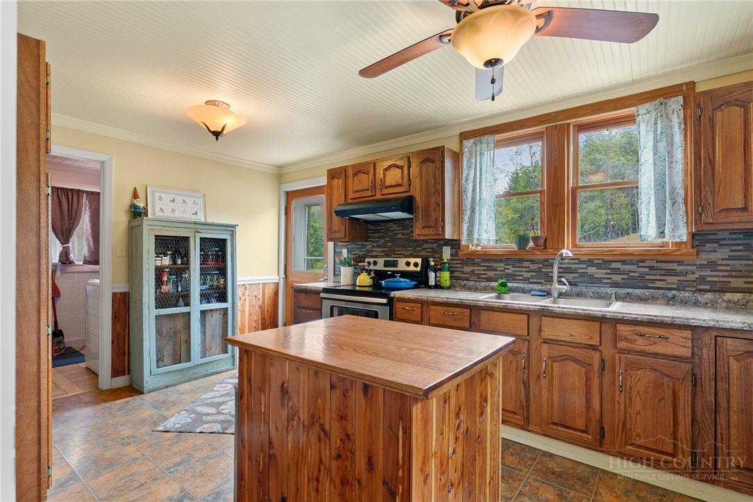 969 Allen Road Piney Creek, NC 28663 - Photo 13 of 50