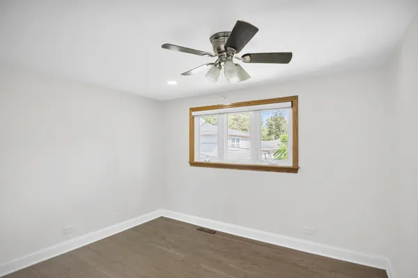 $539,000 | 615 Cordial Drive, Des Plaines, IL 60018