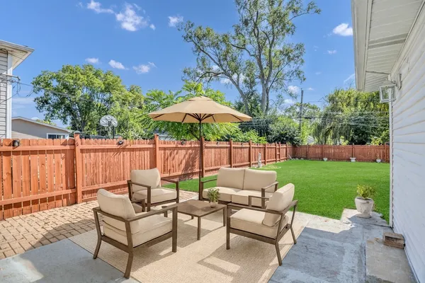 $539,000 | 615 Cordial Drive, Des Plaines, IL 60018