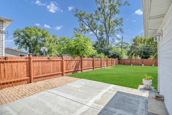 $539,000 | 615 Cordial Drive, Des Plaines, IL 60018