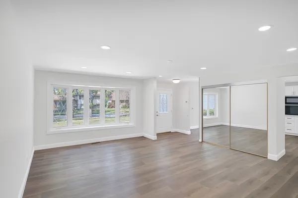 $539,000 | 615 Cordial Drive, Des Plaines, IL 60018