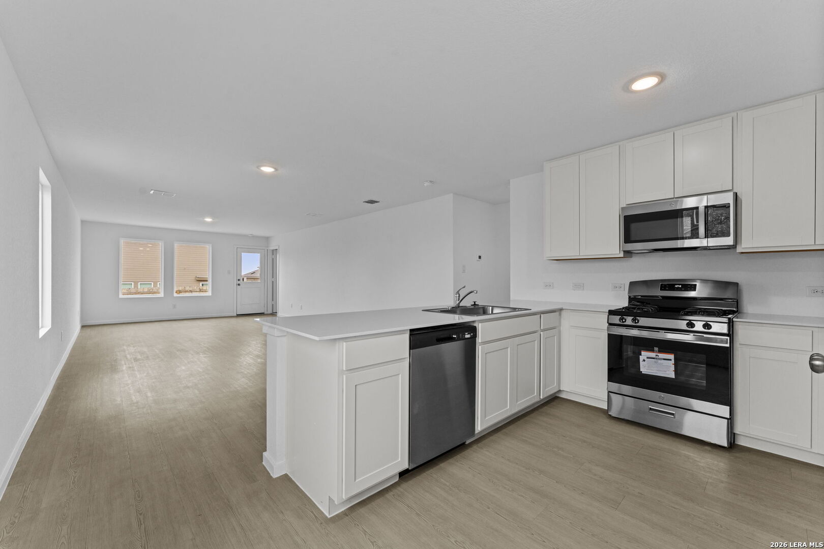 2068 Powell Place Converse, TX 78109 - Photo 5 of 27