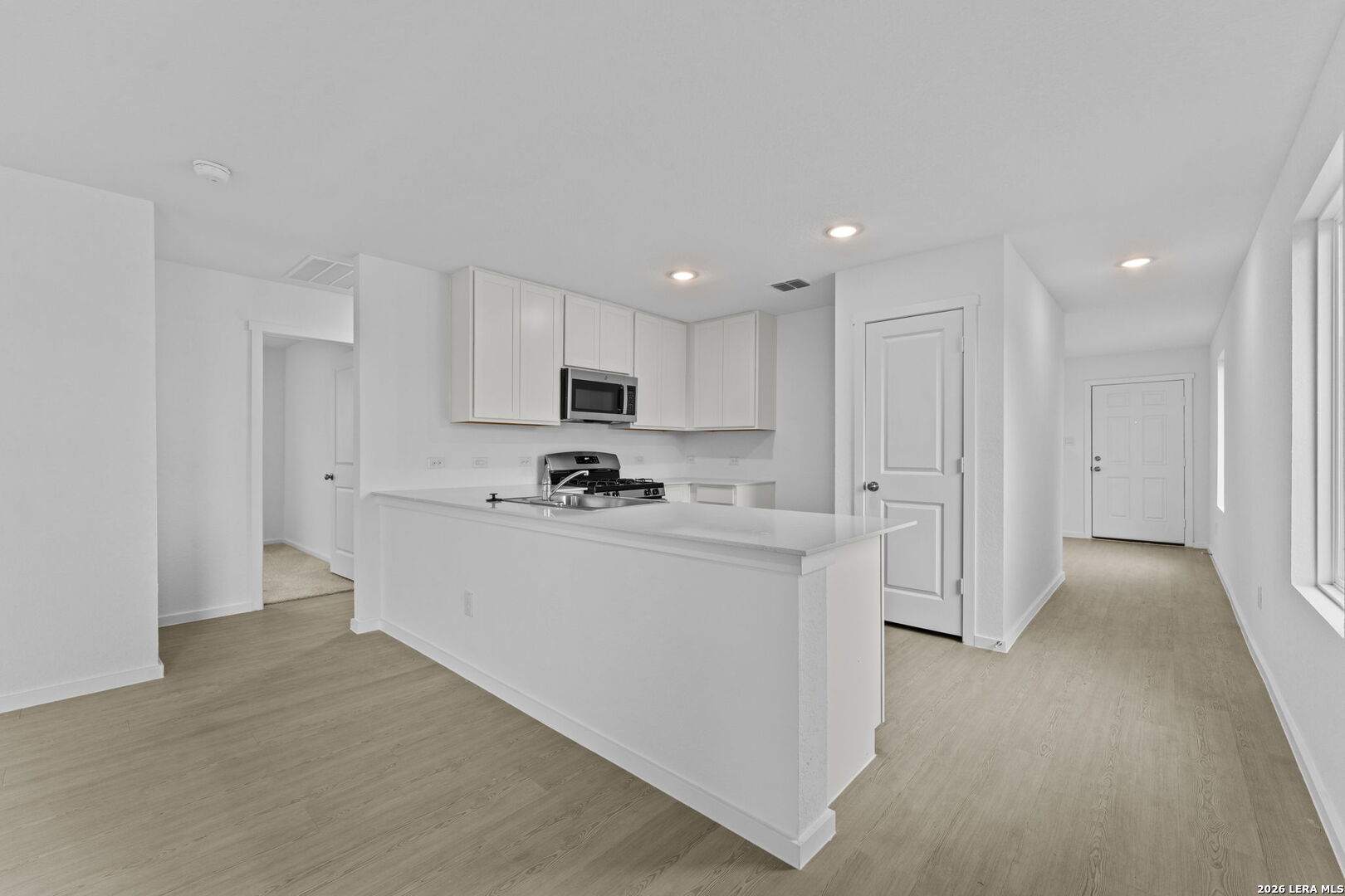 2068 Powell Place Converse, TX 78109 - Photo 8 of 27