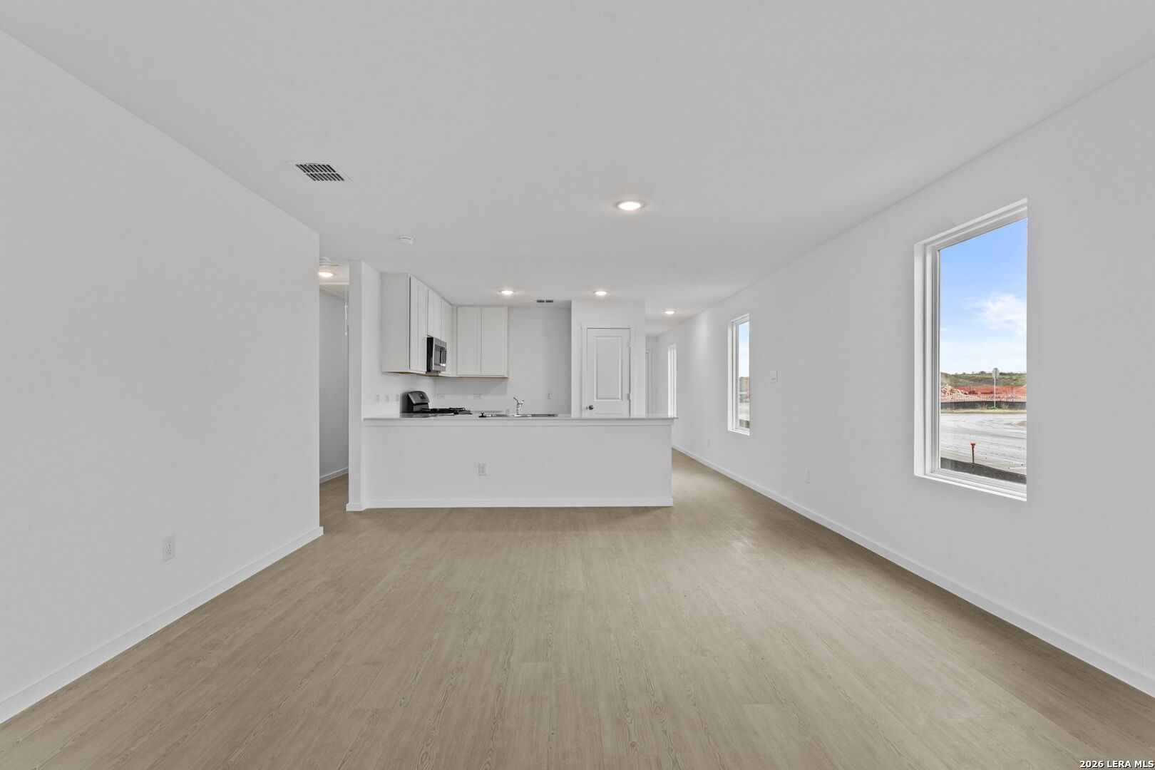 2068 Powell Place Converse, TX 78109 - Photo 10 of 27