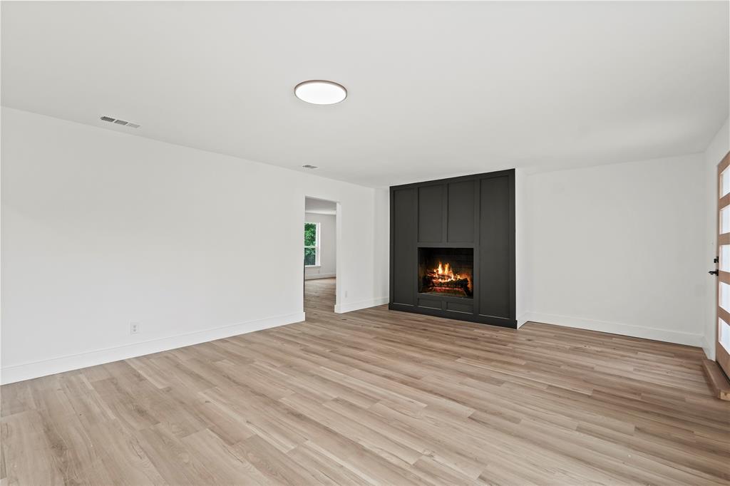 7734 Bruton Road Dallas, TX 75217 - Photo 3 of 11