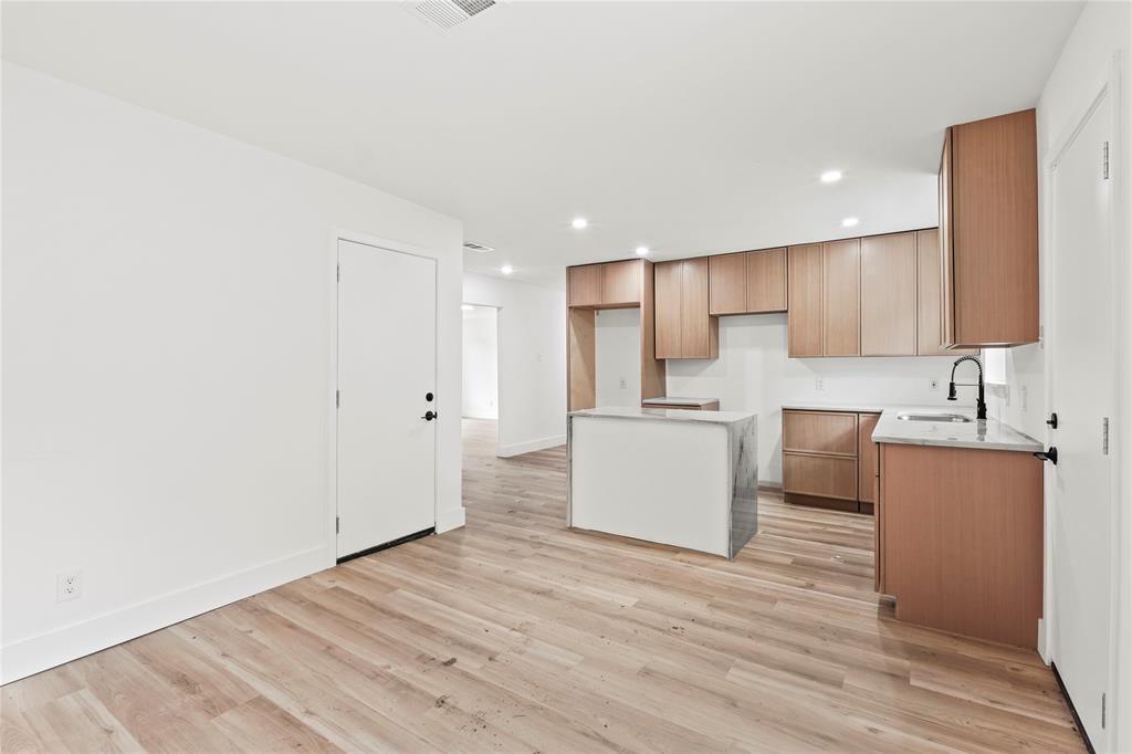 7734 Bruton Road Dallas, TX 75217 - Photo 5 of 11