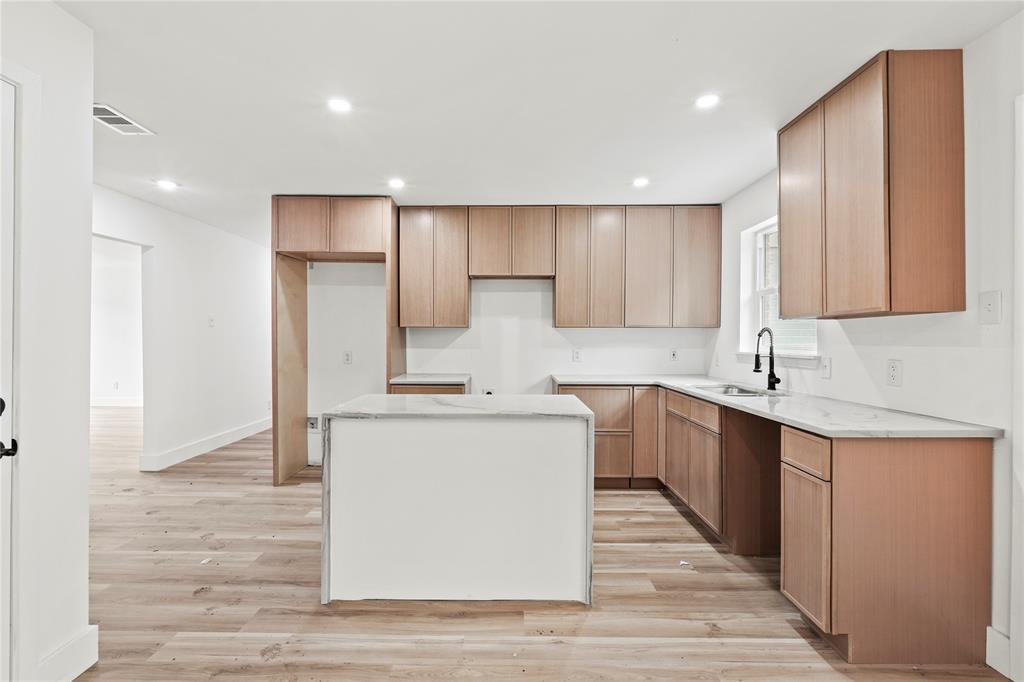 7734 Bruton Road Dallas, TX 75217 - Photo 6 of 11