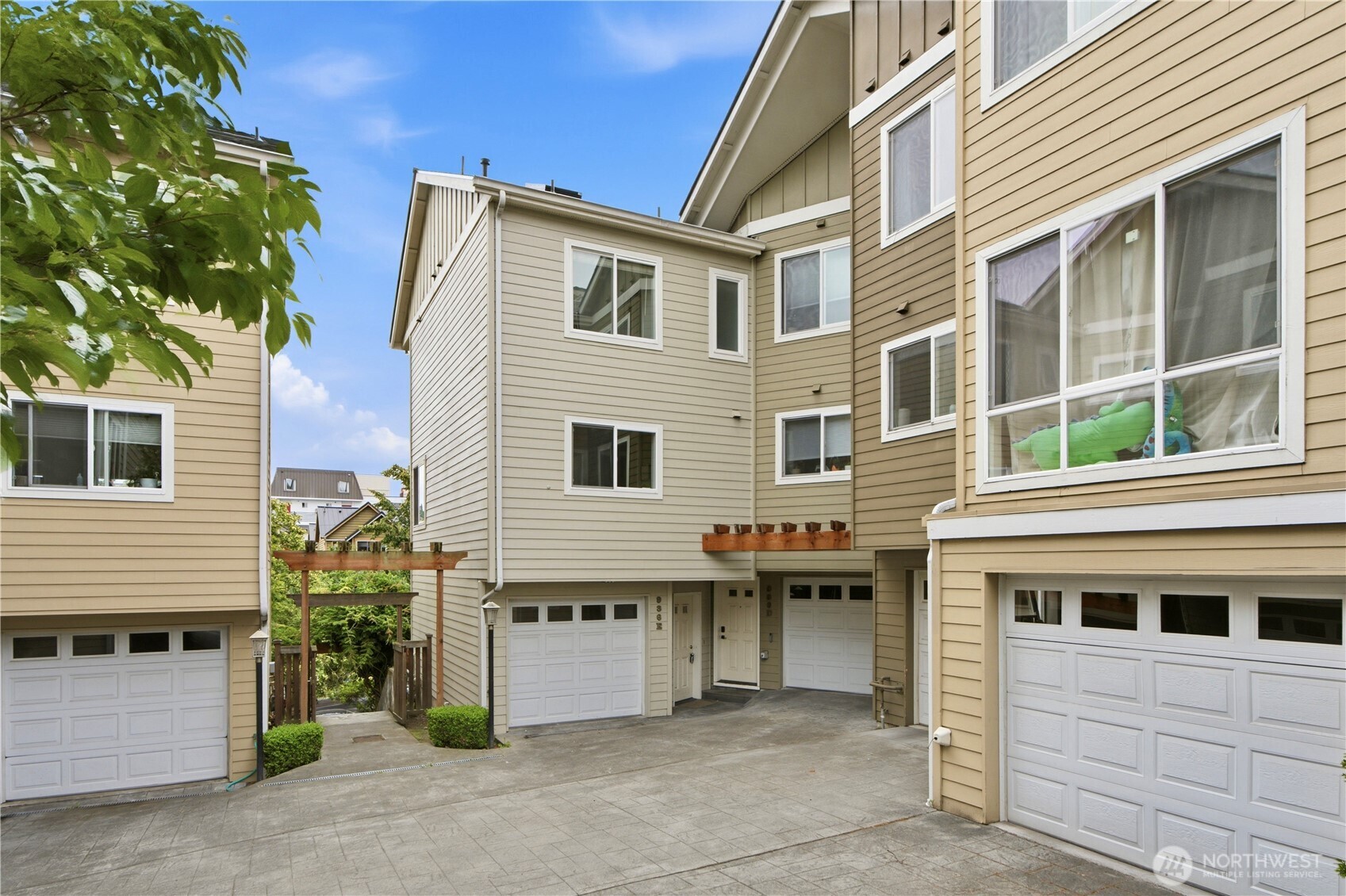936 North 35th Street, Unit E Seattle, WA 98103 - Photo 24 of 25