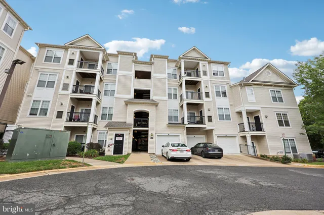 $399,900 | 11355 Aristotle Drive, Unit 8313, Fairfax, VA 22030