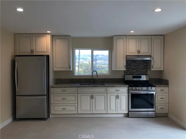 $2,100 | 9019 Farralone Avenue, West Hills, CA 91304