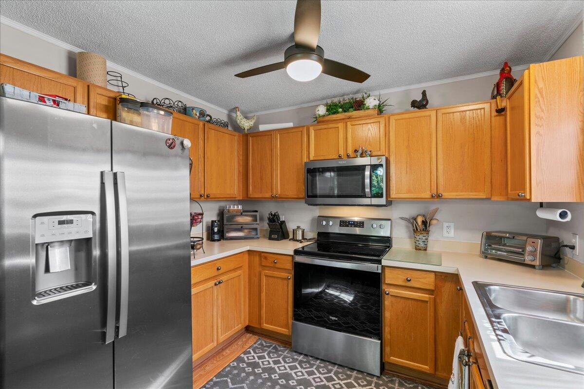 111 Eagle Ridge Road Summerville, SC 29485 - Photo 8 of 24 10-SNY03367_1
