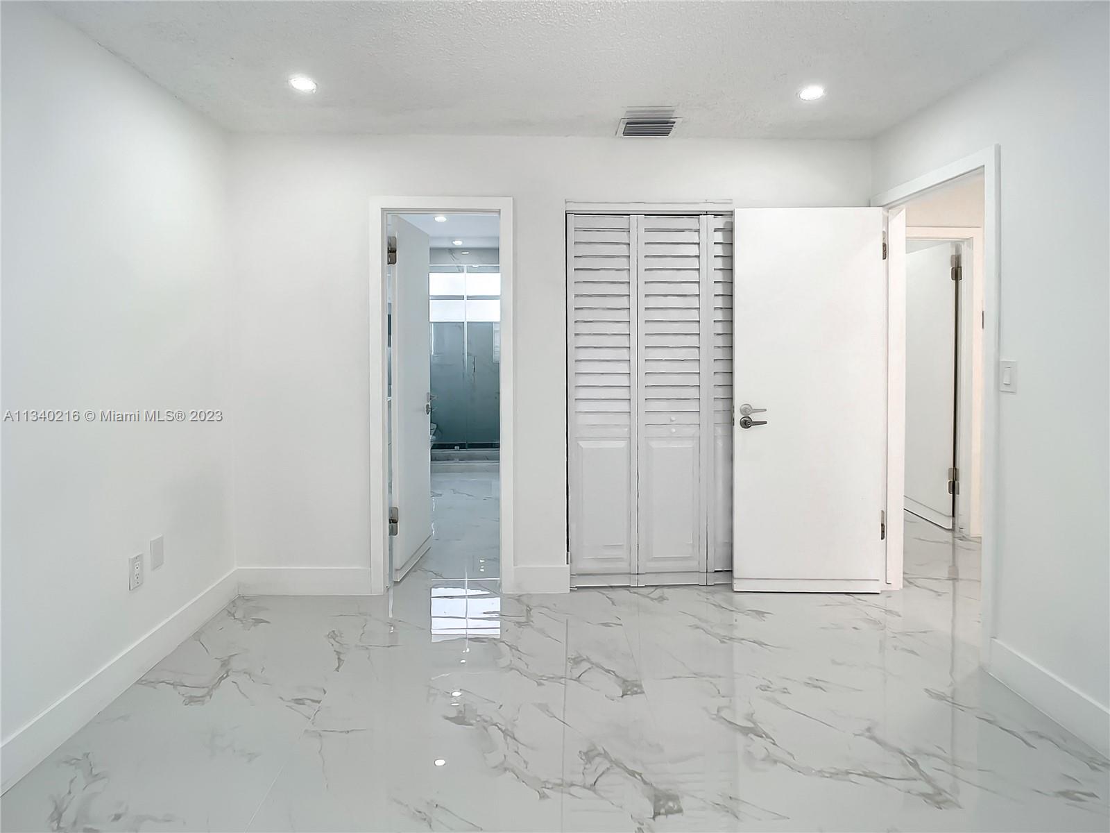 14031 Langley Place Davie, FL 33325 - Photo 18 of 27