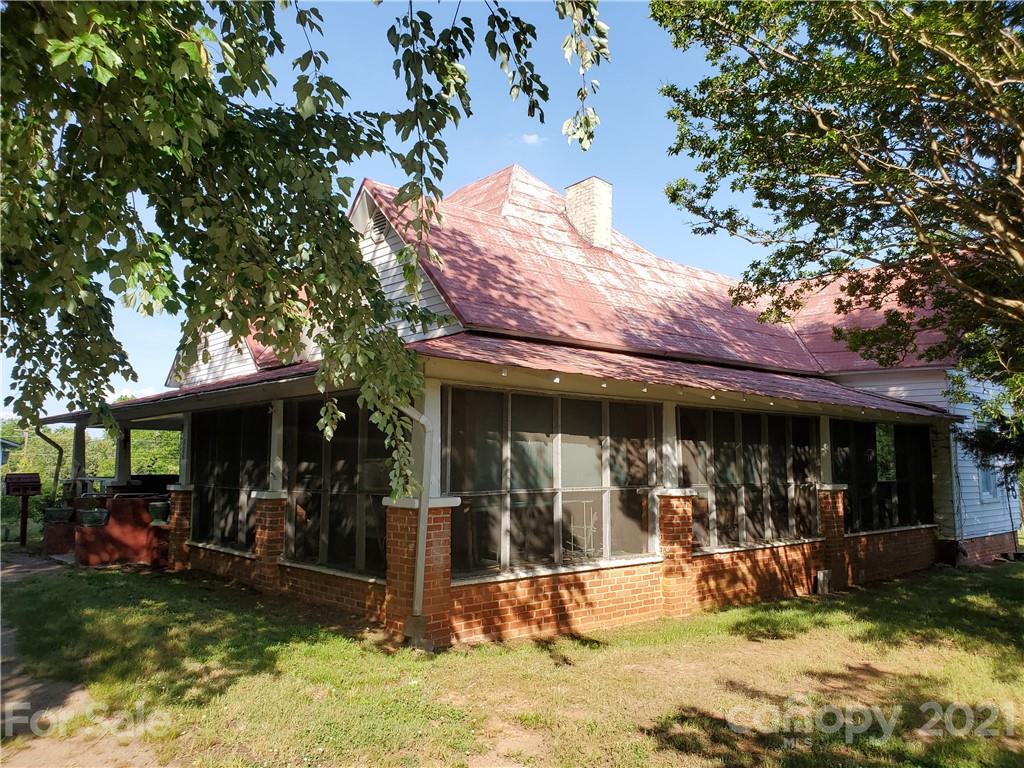 226 Buck Collins Road Forest City, NC 28043 - Photo 1 of 43 Gallery Image 1