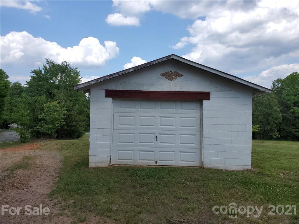 226 Buck Collins Road Forest City, NC 28043 - Photo 7 of 43 Gallery Image 7