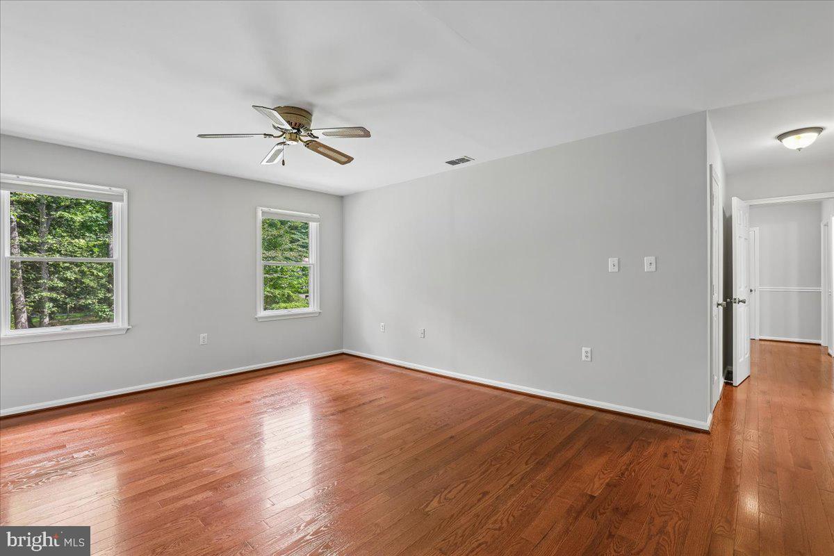 8253 Honeysuckle Road Manassas, VA 20112 - Photo 44 of 112 Bright and airy Primary Suite