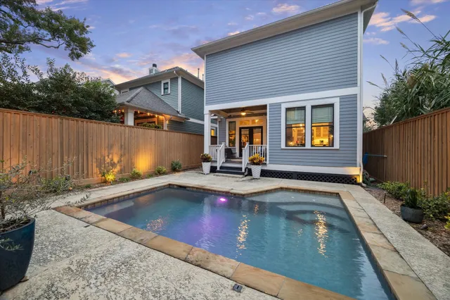 a front view of house with yard