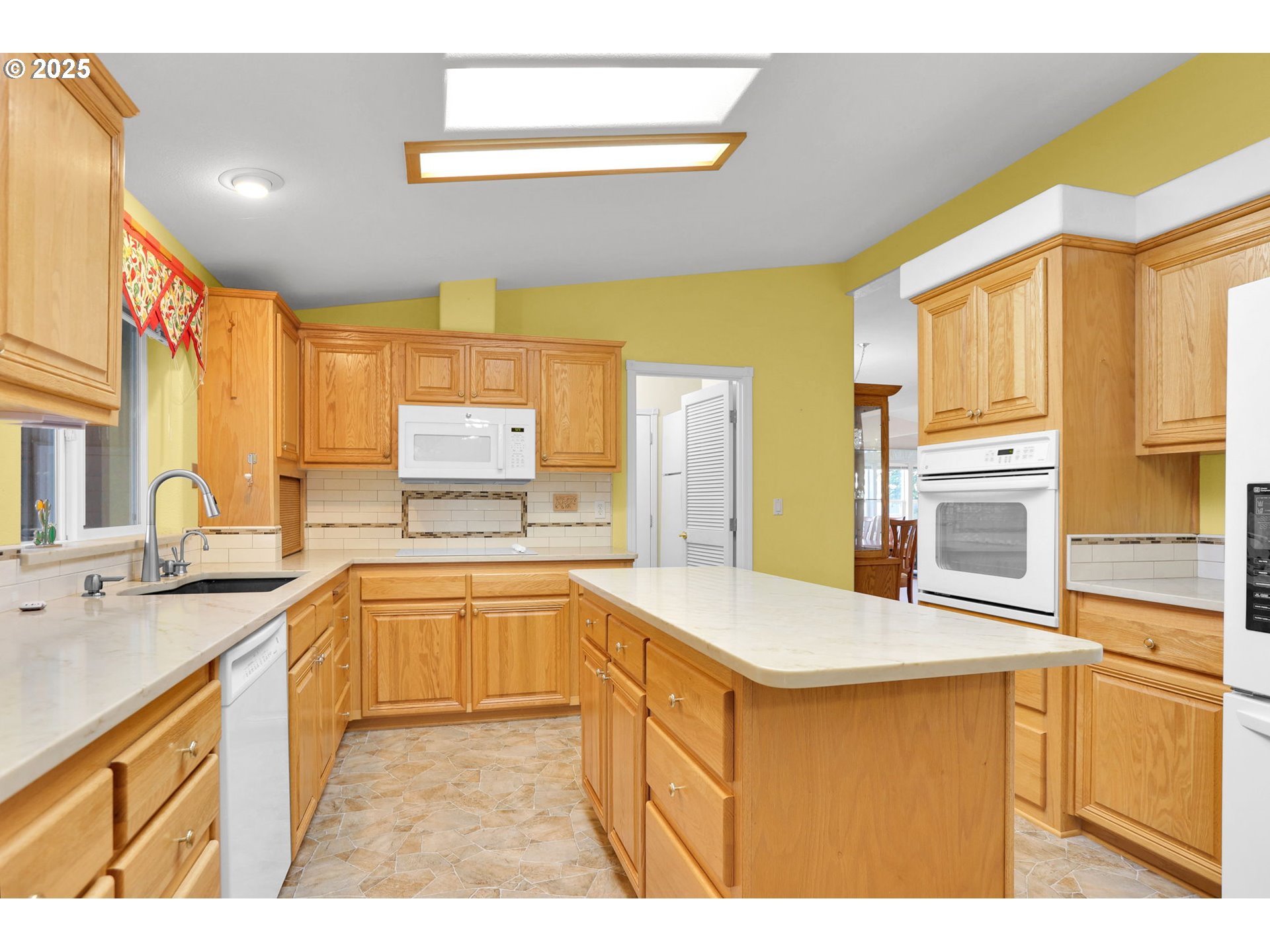 2488 Northampton Eugene, OR 97404 - Photo 14 of 38 Kitchen