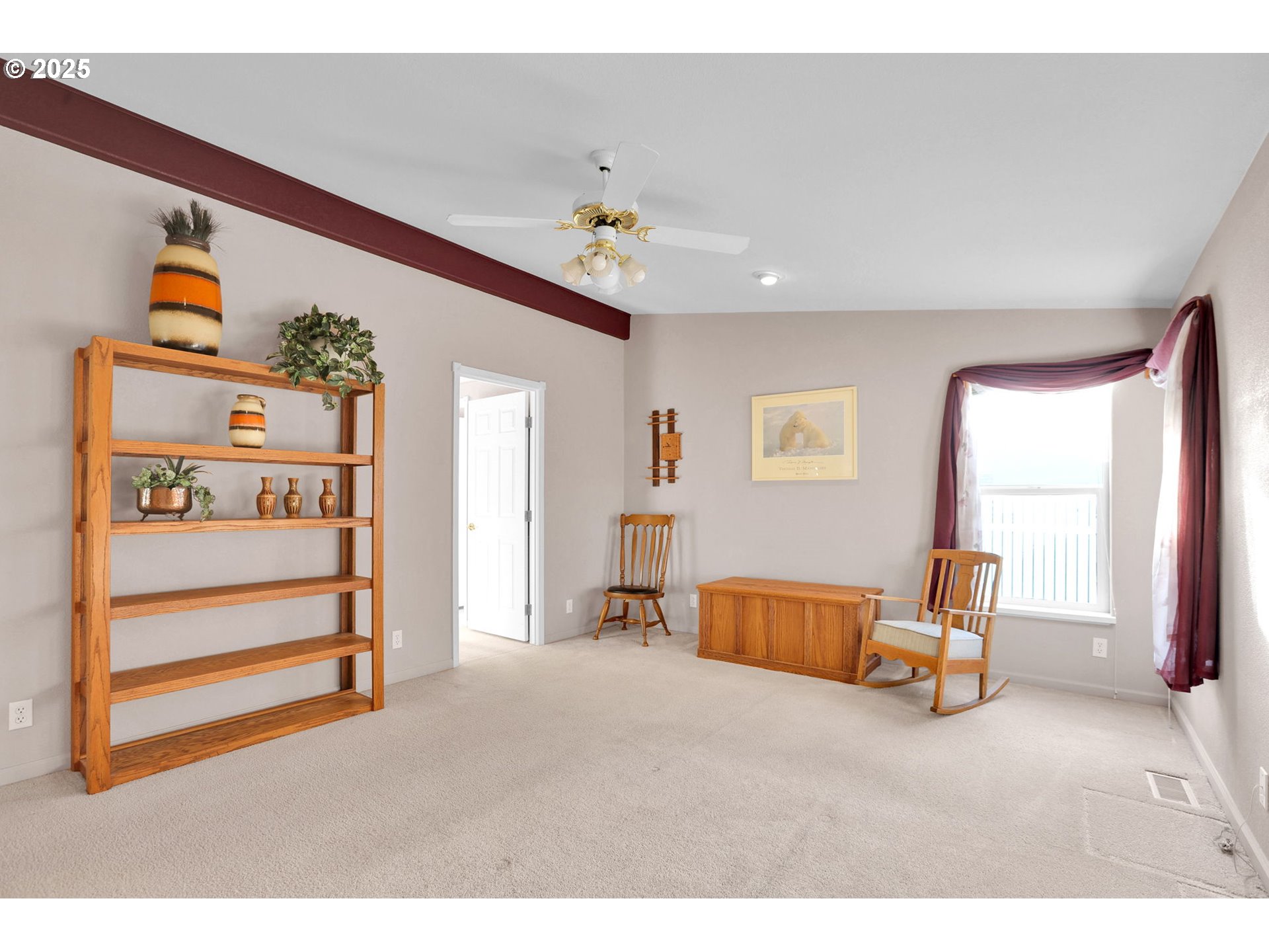 2488 Northampton Eugene, OR 97404 - Photo 18 of 38 Owner's Suite Bedroom