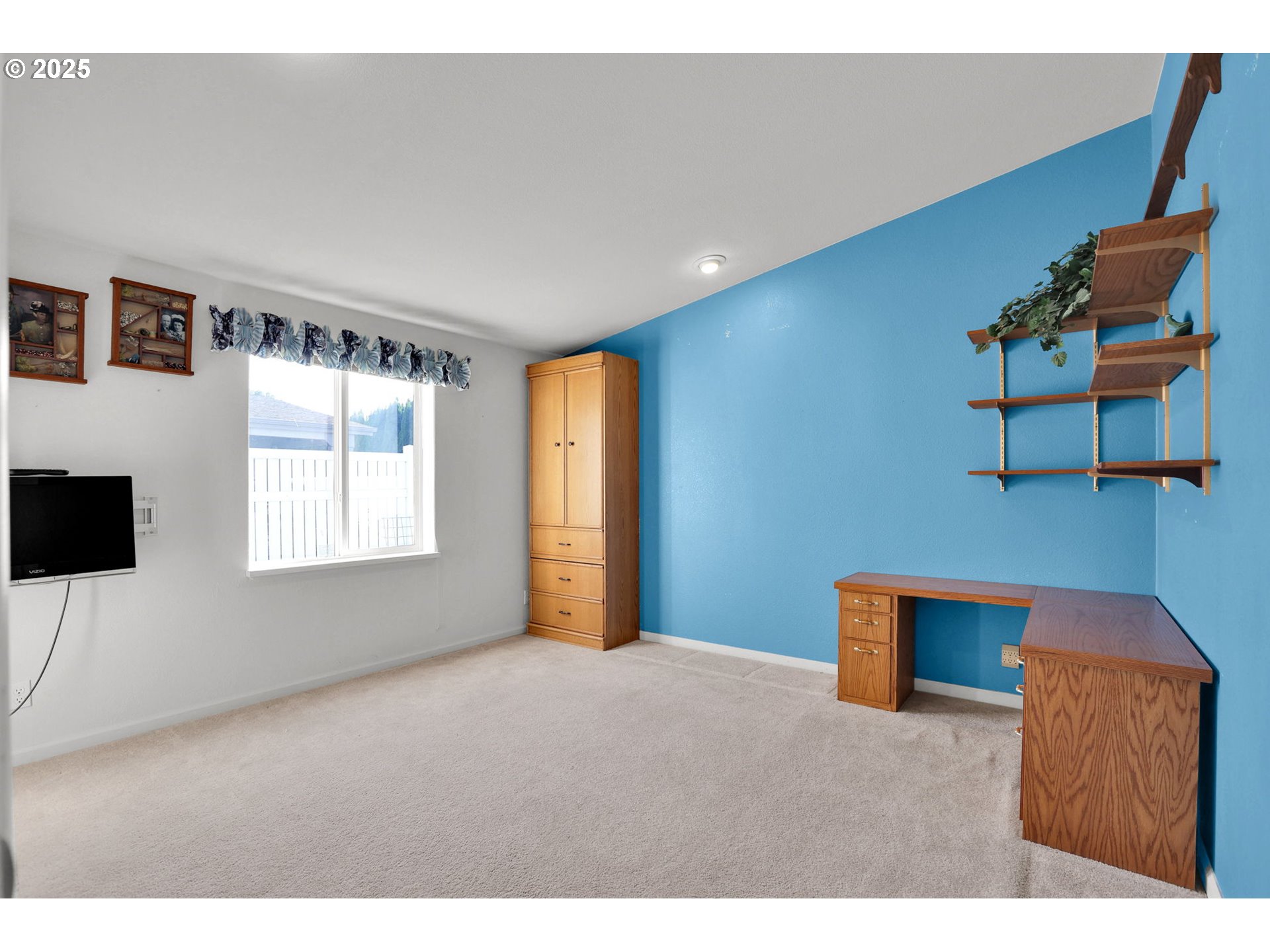 2488 Northampton Eugene, OR 97404 - Photo 27 of 38 Bedroom