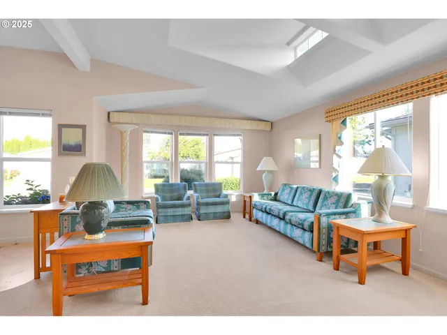 $369,900 | 2488 Northampton, Eugene, OR 97404