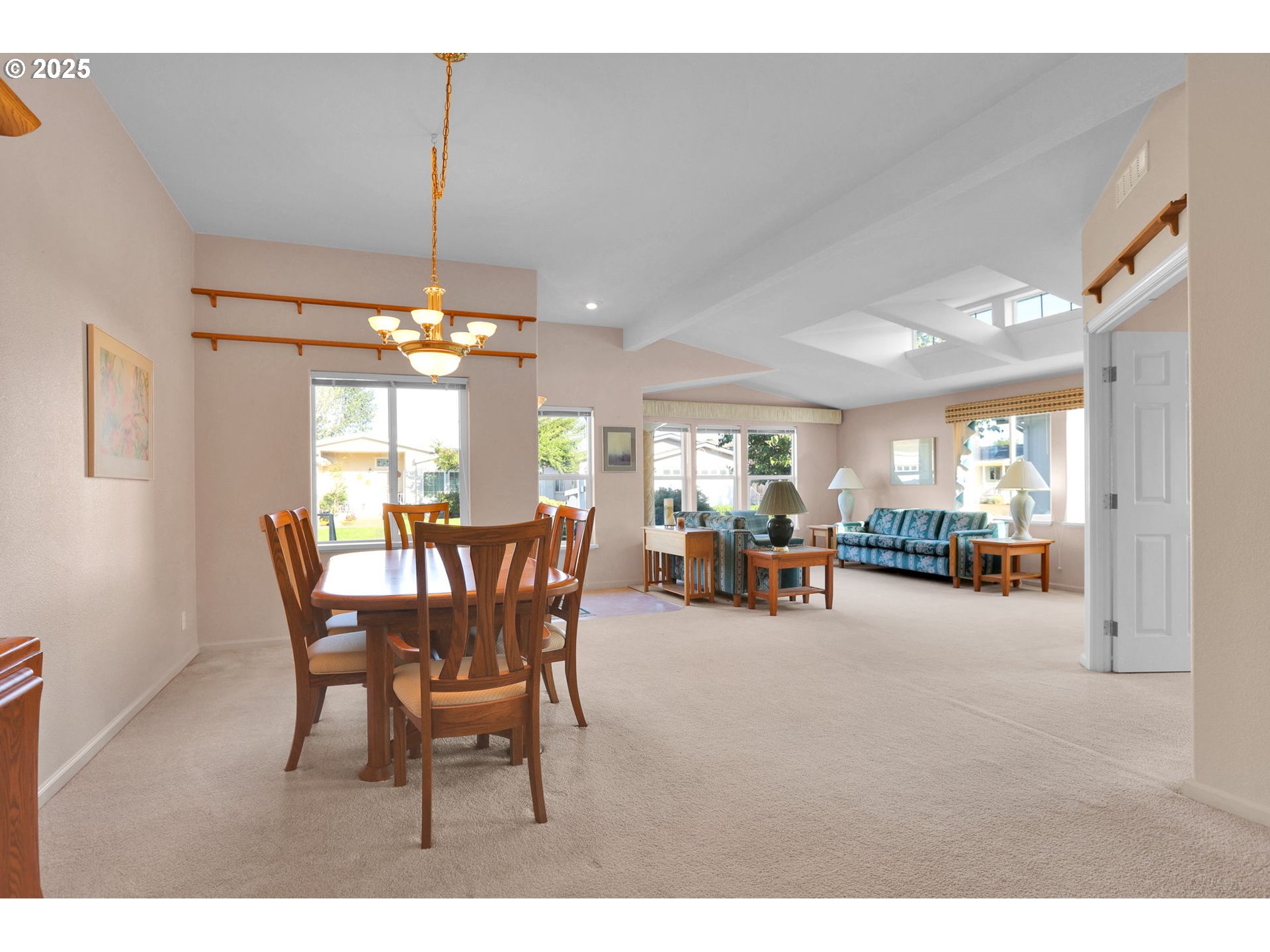 2488 Northampton Eugene, OR 97404 - Photo 5 of 38 Dining Room