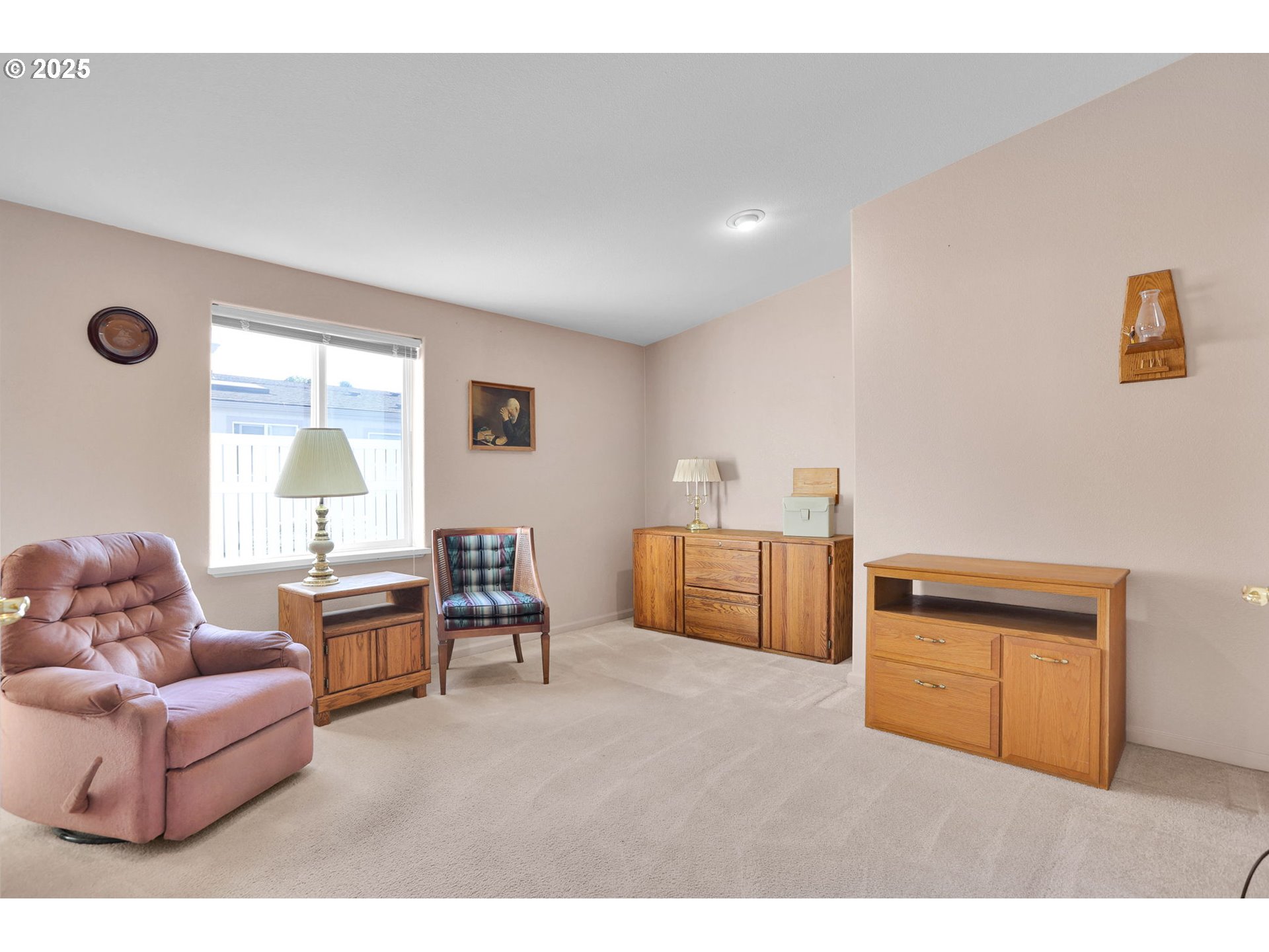 2488 Northampton Eugene, OR 97404 - Photo 7 of 38 Den/Office