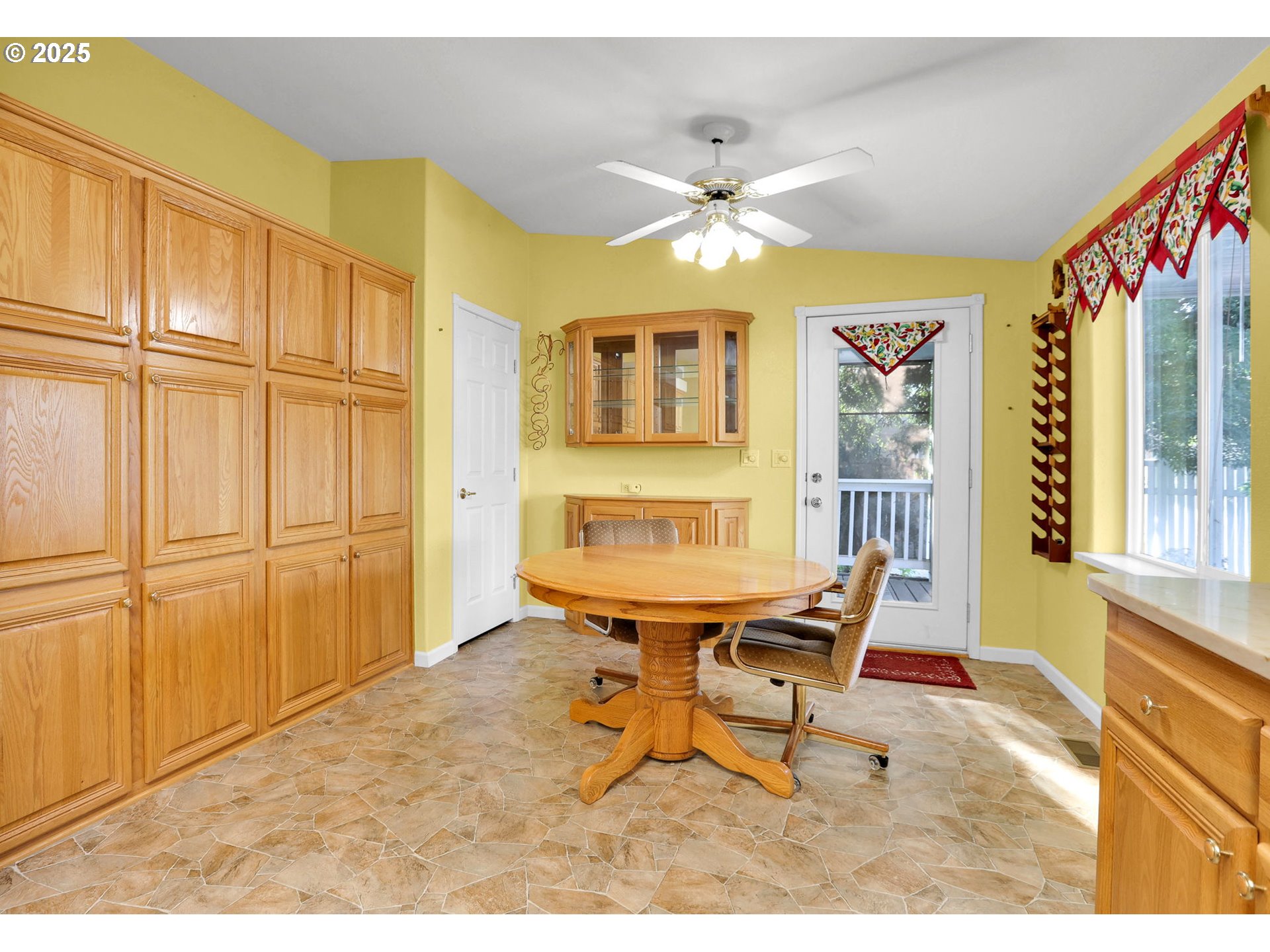 2488 Northampton Eugene, OR 97404 - Photo 9 of 38 Kitchen