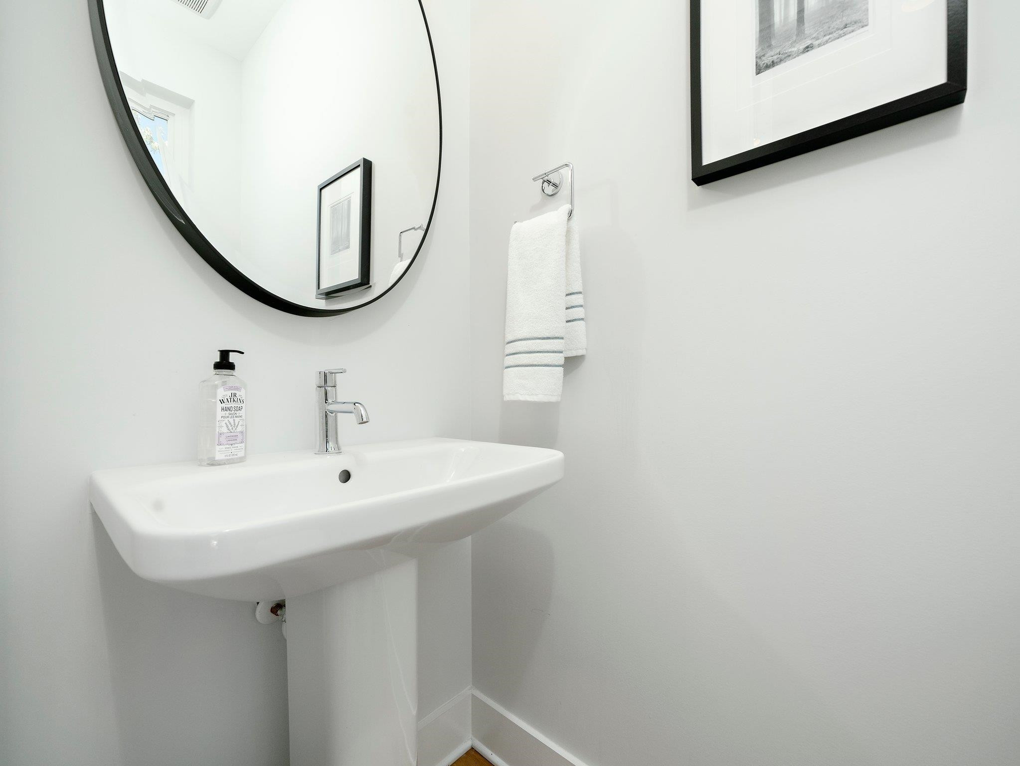 512 West South Street Raleigh, NC 27601 - Photo 24 of 38 Main Level 1/2 Bath