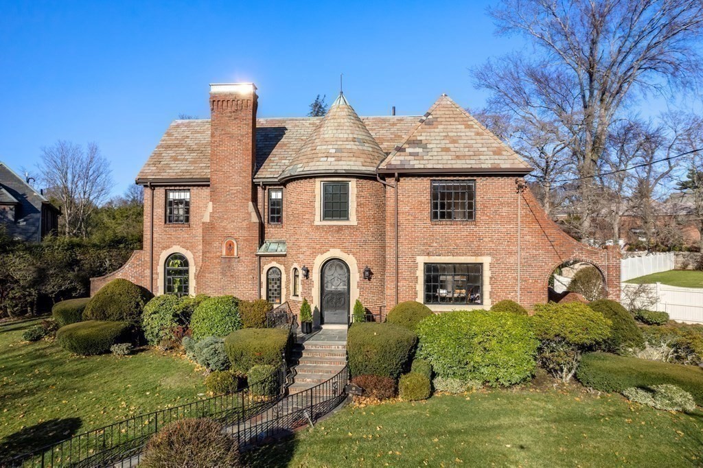 48 Gralynn Road Newton, MA 02459 - Photo 25 of 30 a front view of a house with garden