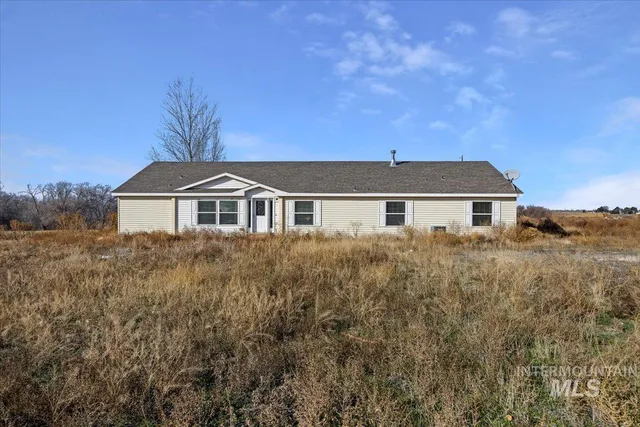 $415,000 | 2476 South 1100 East, Hagerman, ID 83332