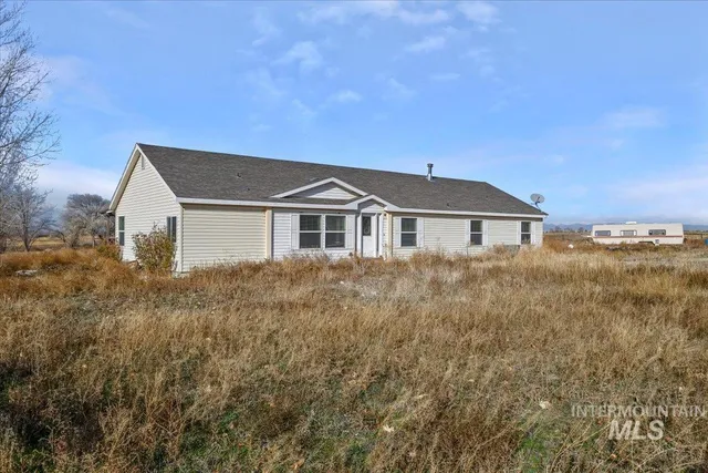 $415,000 | 2476 South 1100 East, Hagerman, ID 83332