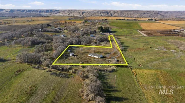 $415,000 | 2476 South 1100 East, Hagerman, ID 83332