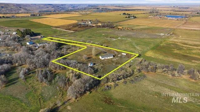 $415,000 | 2476 South 1100 East, Hagerman, ID 83332
