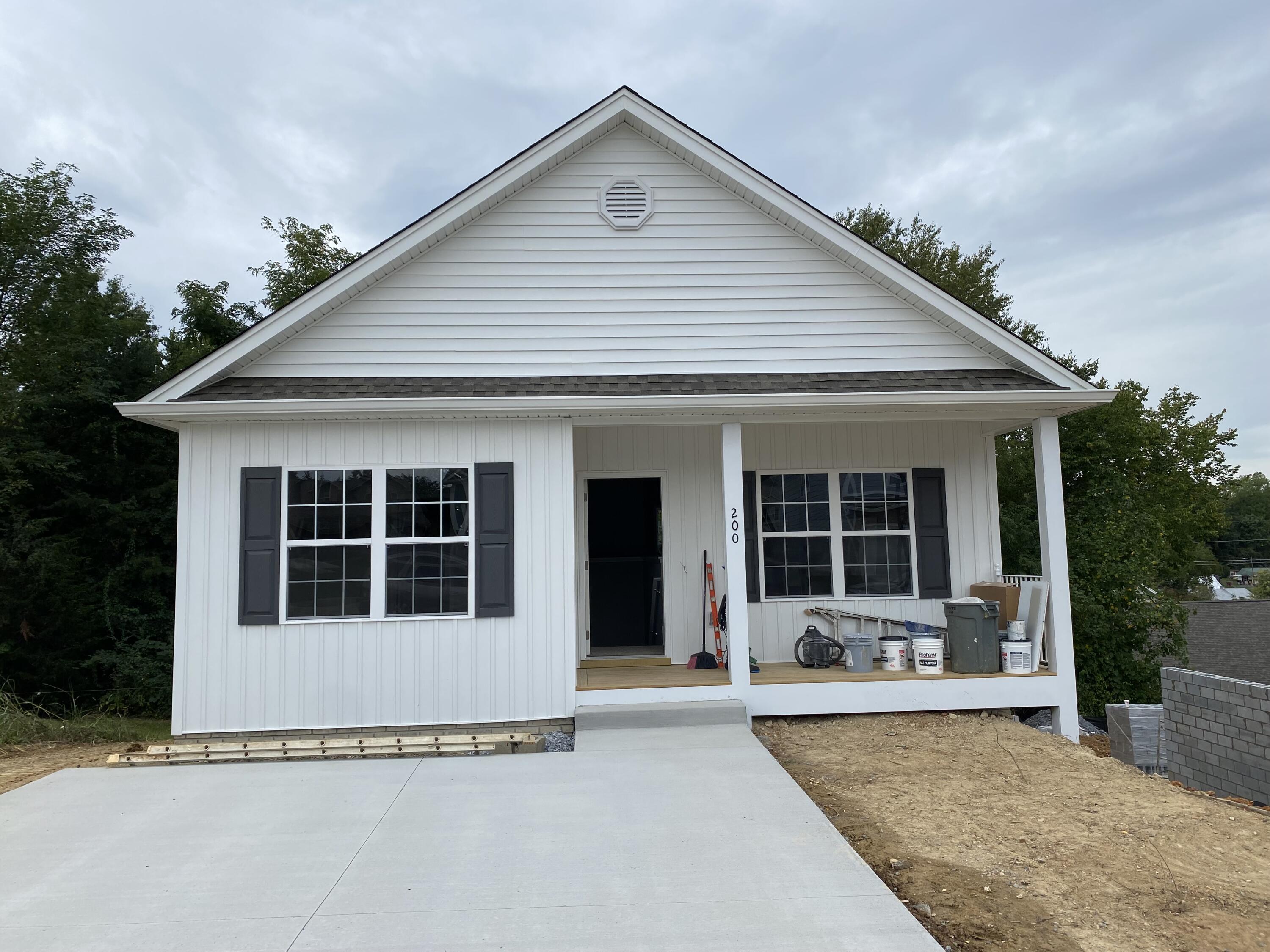 200 Ridge Pointe Johnson City, TN 37604 - Photo 1 of 15 IMG_2028