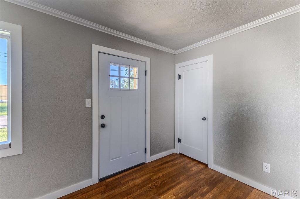 406 Perry Street Lebanon, MO 65536 - Photo 4 of 32