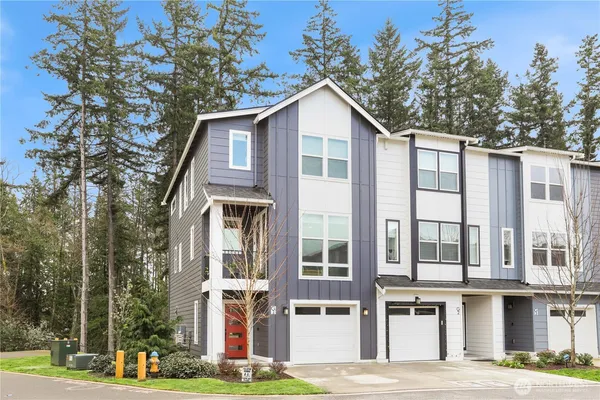 $709,000 | 13717 Admiralty Way, Unit G1, Lynnwood, WA 98087