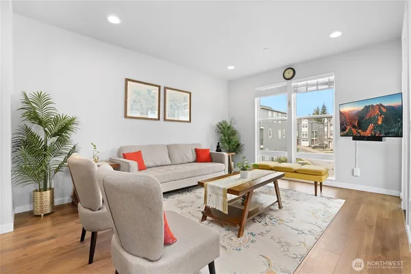 $709,000 | 13717 Admiralty Way, Unit G1, Lynnwood, WA 98087