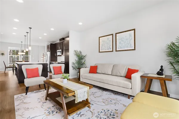 $709,000 | 13717 Admiralty Way, Unit G1, Lynnwood, WA 98087