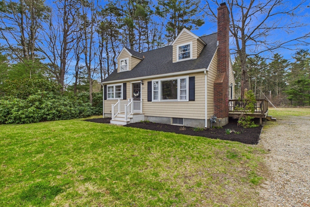 13 Albatross Avenue Wareham, MA 02538 - Photo 5 of 25 a view of a house with backyard and garden