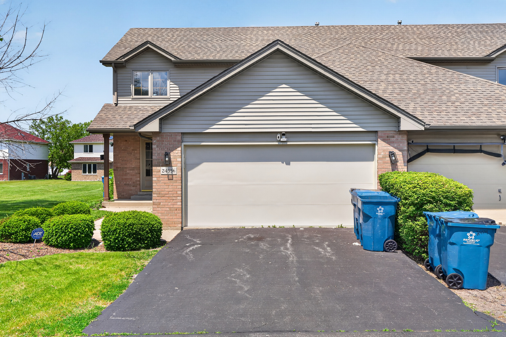 24556 Independence Boulevard Crete, IL 60417 - Photo 1 of 33