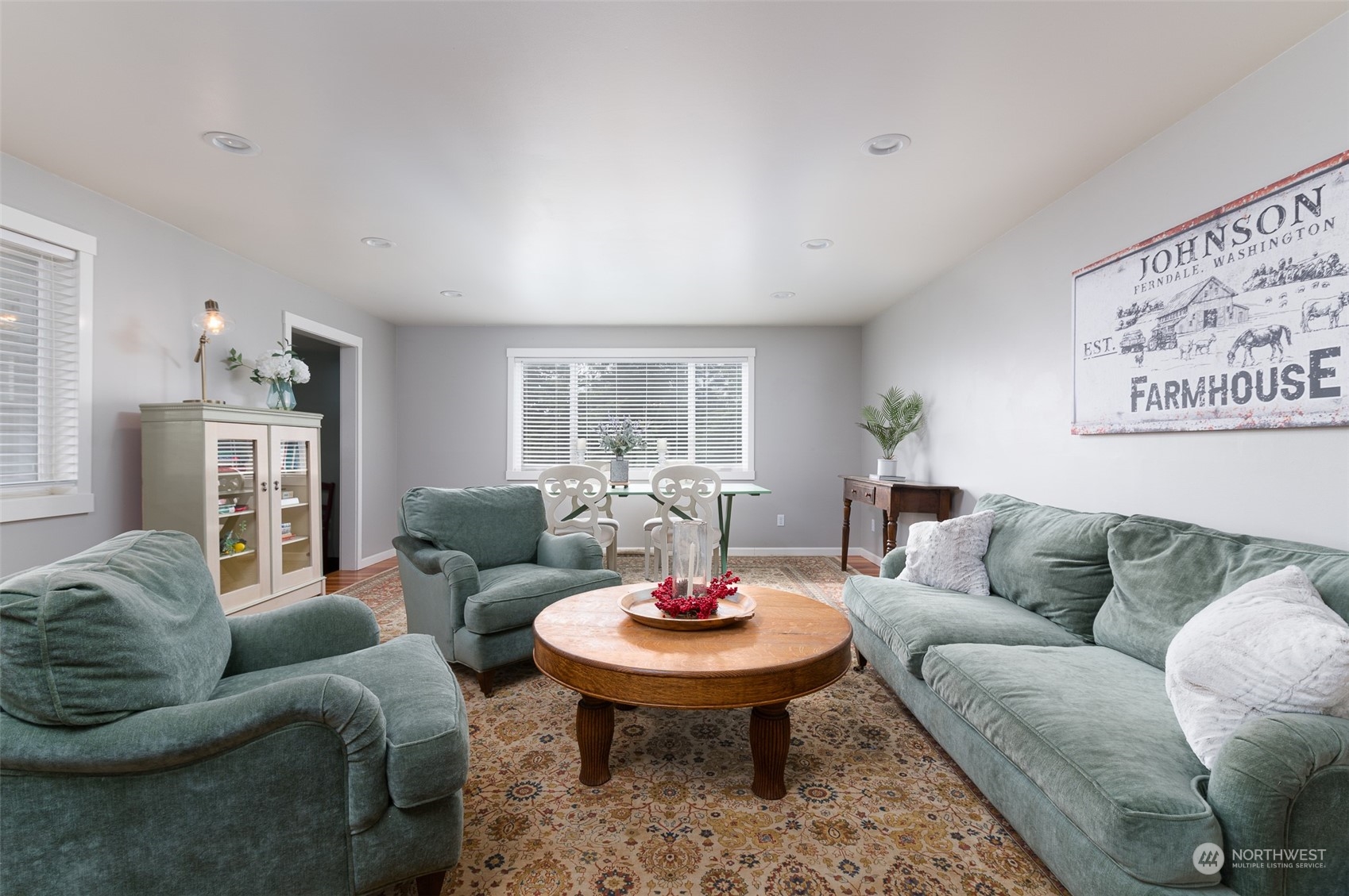 5757 Barr Road Ferndale, WA 98248 - Photo 4 of 40 a living room with furniture and a table