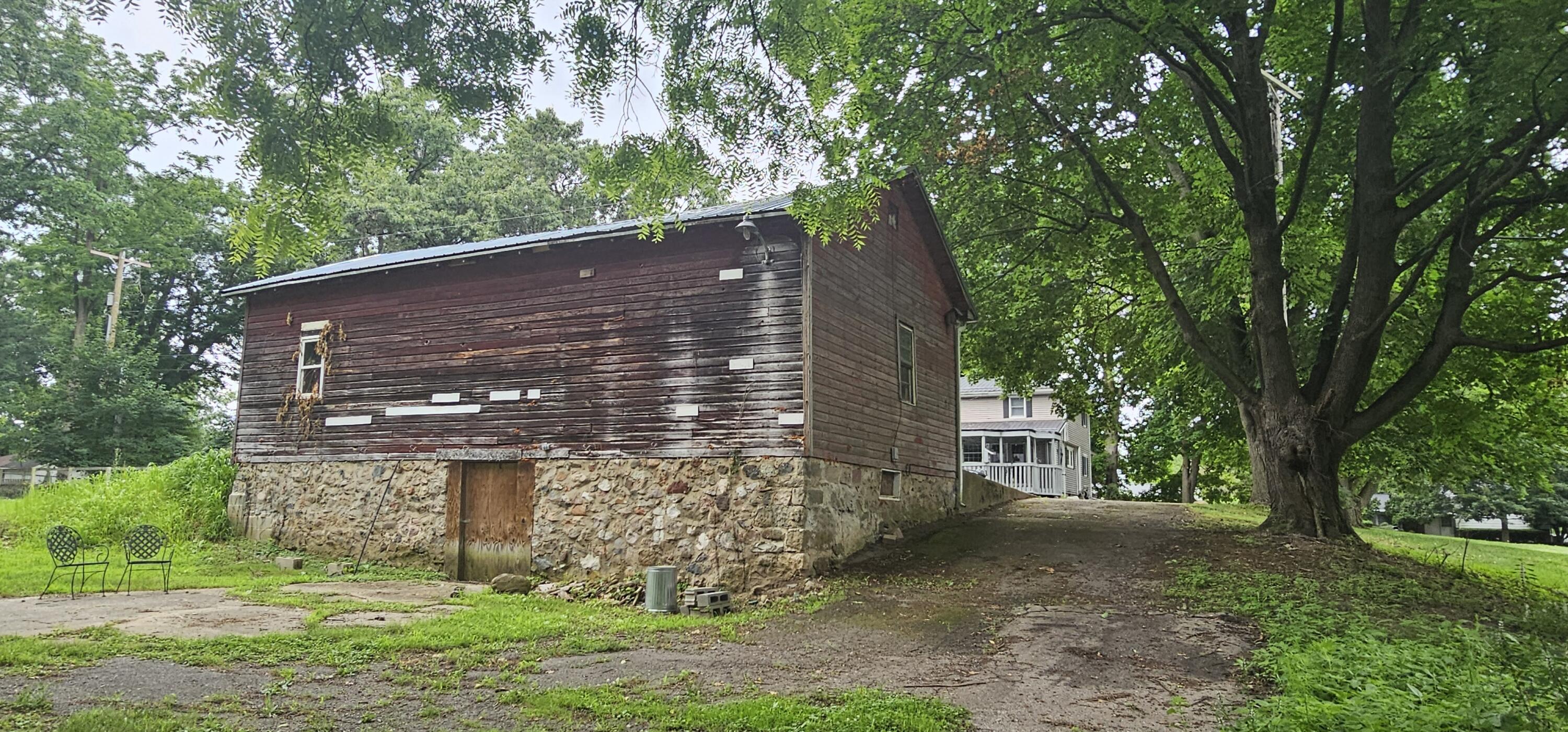 585 Robinson Road Jackson, MI 49203 - Photo 29 of 30 20250630_120622