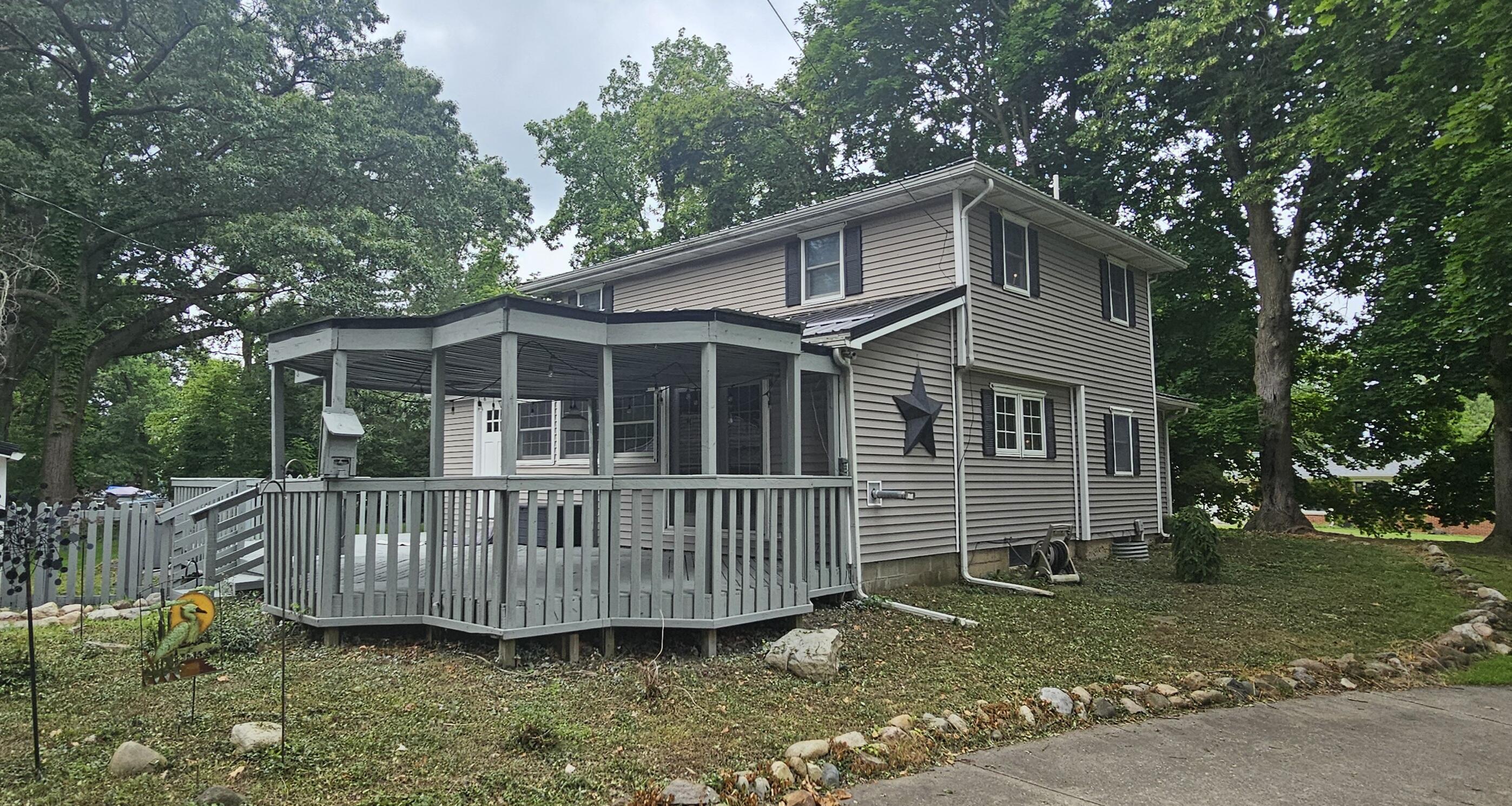 585 Robinson Road Jackson, MI 49203 - Photo 3 of 30 20250630_120734